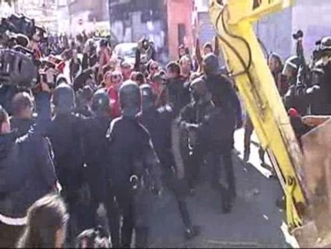 Segundo día de duros enfrentamientos en El Cabanyal