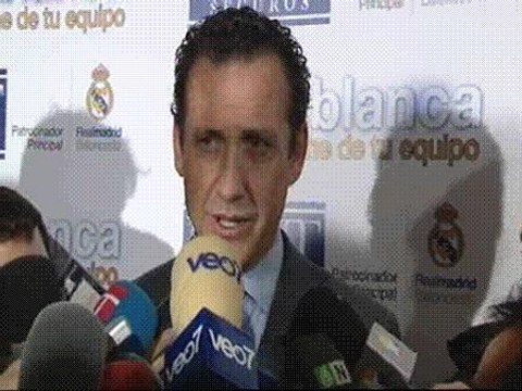 Jorge Valdano: La Liga seguirá abierta tras el clásico