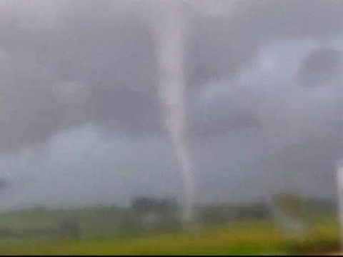 Espectaculares imágenes de un tornado en Australia