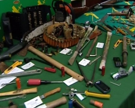 La Guardia Civil desarticula dos bandas de explotación sexual