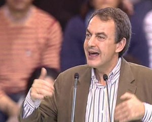 Pide a Rajoy que "ayude a nuestro país"