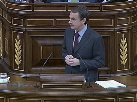 Zapatero reta a Rajoy a presentar una moción de censura si tiene valentía