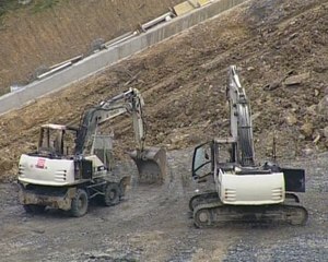Aparecen quemadas dos excavadoras en Bilbao