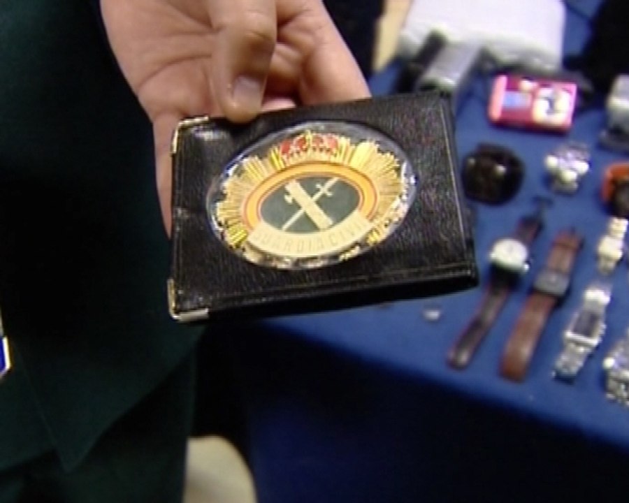 Robaban disfrazados de guardias civiles