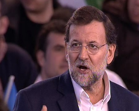 Rajoy pide al Gobierno menos anuncios