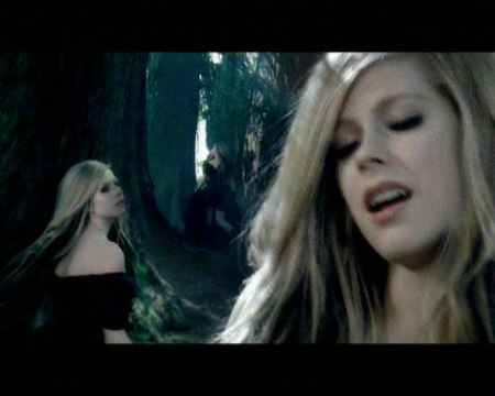 Avril Lavigne estrena 'Alice Underground'