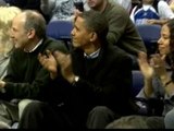 Barack Obama y Joe Biden en un partido de baloncesto