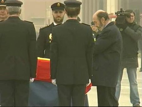 Rubalcaba impone a título póstumo la medalla al mérito policial a la subinspectora Rosa Crespo