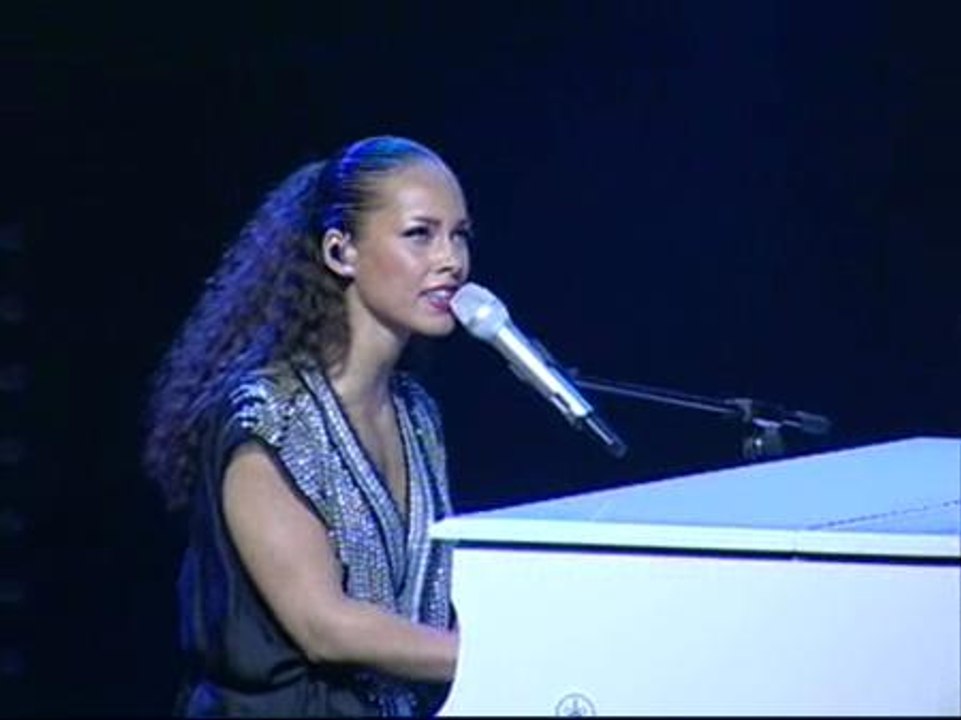 Alicia Keys inunda de 'rhythm and blues' el Teatro Real