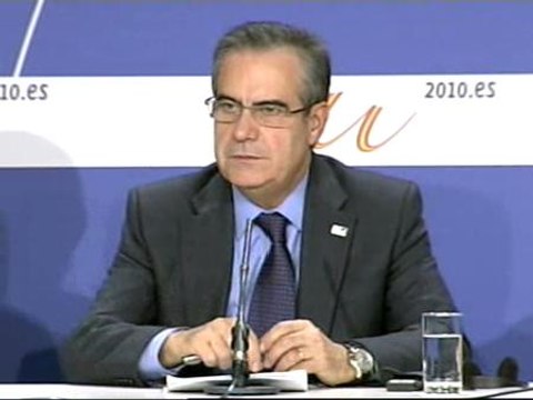 Corbacho augura una leve recuperación del empleo en el segundo semestre de 2010