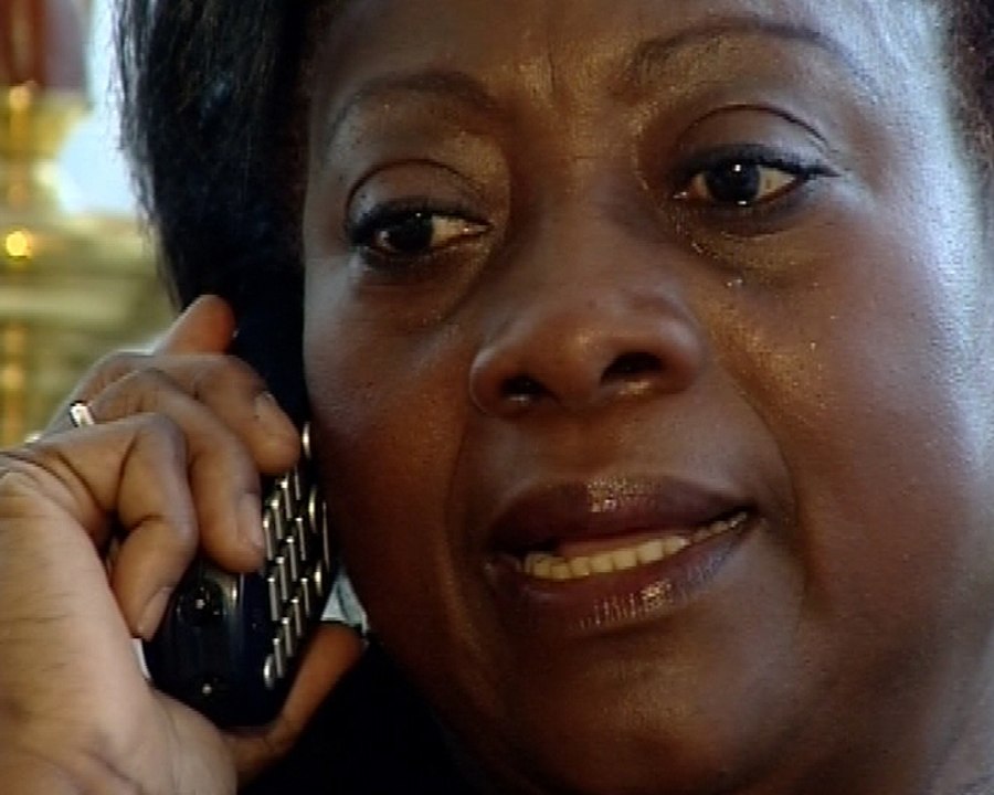 España busca a los suyos en Haití