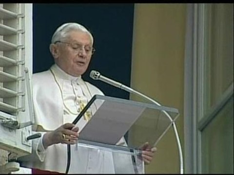 El Papa Benedicto XVI reza por las víctimas del terremoto de Haití