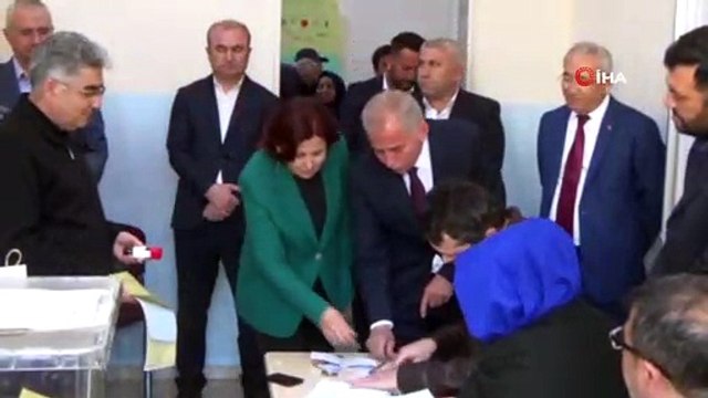 Denizli Büyükşehir Belediye Başkanı Zolan oyunu kullandı