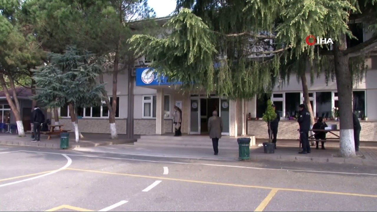 Ünlü sanatçı Candan Erçetin oyunu Beşiktaş'ta kullandı