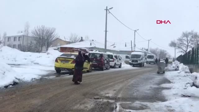 Bingöl Karlıova'da Seçmen, Kar Altında Sandığa Gitti