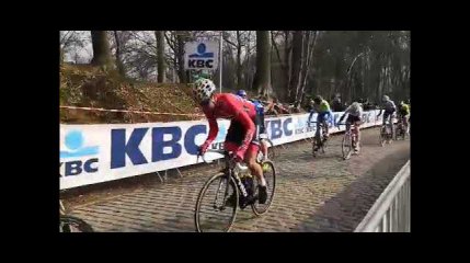 GP Noyelle : Le peloton dans le Mont Kemmel