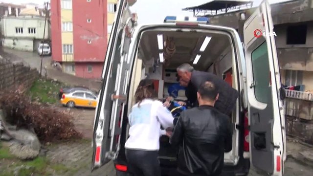 Yaşlı ve hasta vatandaş oyunu ambulansta kullandı