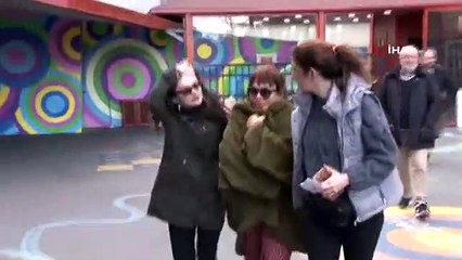 Ünlü sanatçı, oy kullanmak için gittiği okulda eli boş döndü