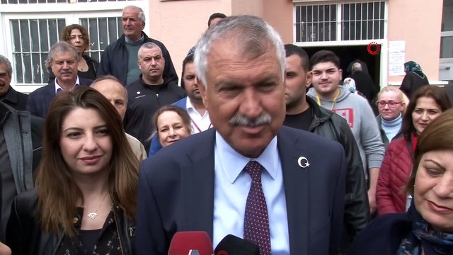Adana Büyükşehir Belediyesi Başkan Adayı Karalar, oyunu kullandı