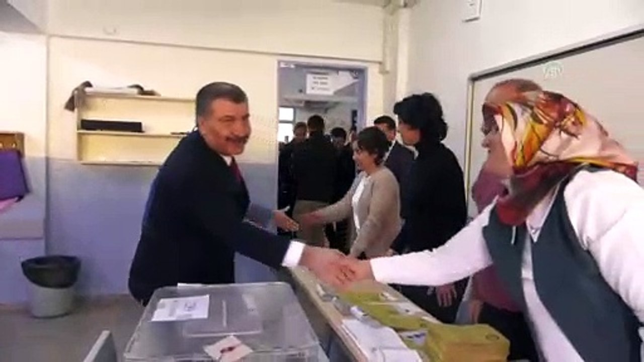 Sağlık Bakanı Fahrettin Koca, oyunu kullandı (2) - İSTANBUL