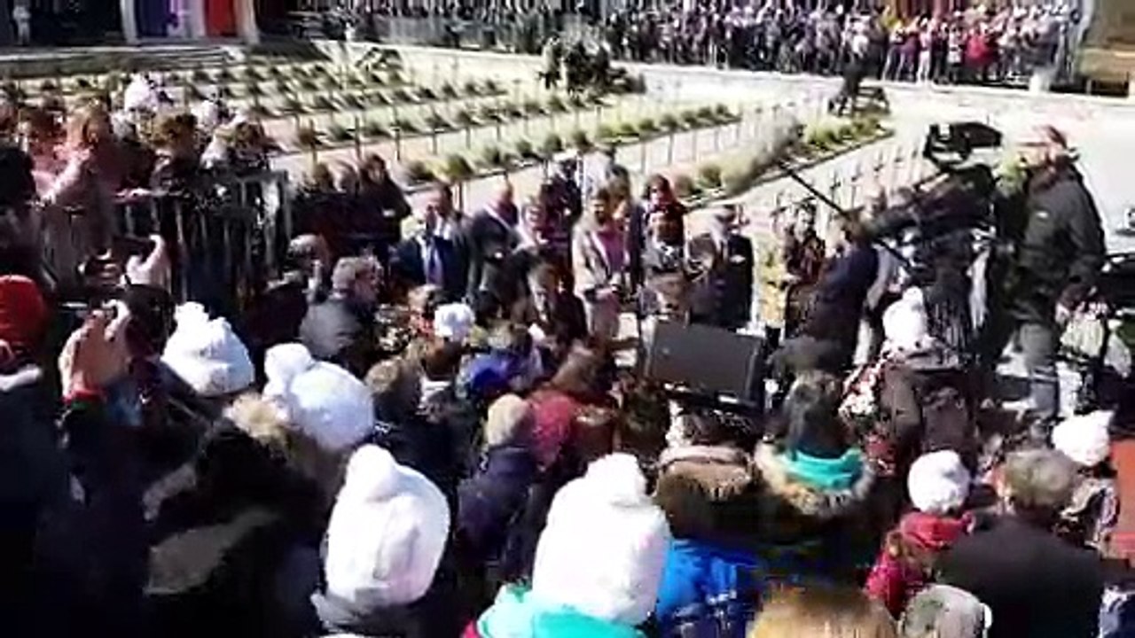 Plateau des Glières : bain de foule pour Emmanuel Macron et Nicolas Sarkozy