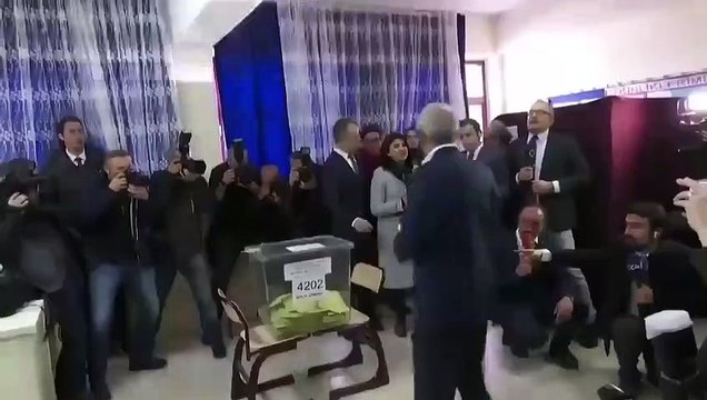 Kılıçdaroğlu sandık başında: Gerçekten de tam bir bahar havası var