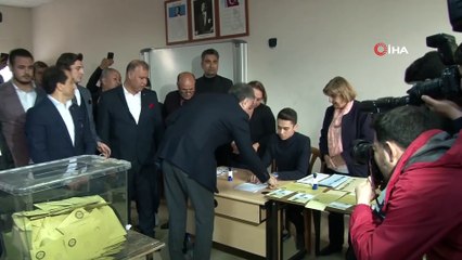 AK Parti Sözcüsü Çelik: “Malatya’daki kavga partiler arası bir mesele gibi sunuluyor, bundan uzak durmak gerekir”