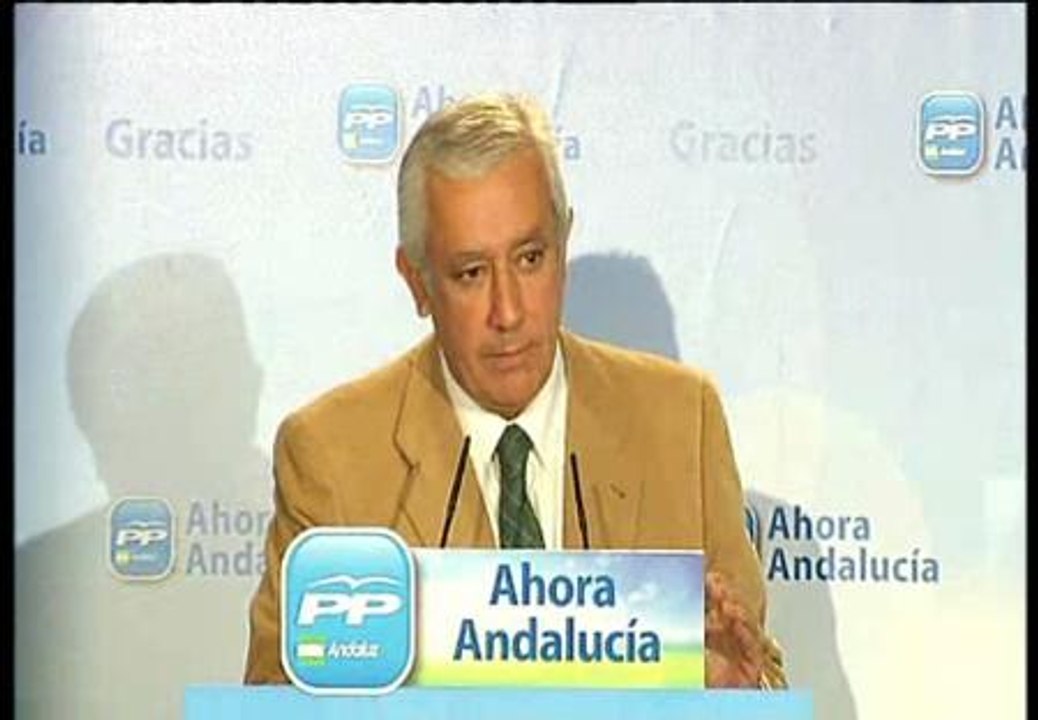 Arenas: "Agradezco a Rajoy que haya cogido por los cuernos la crisis"