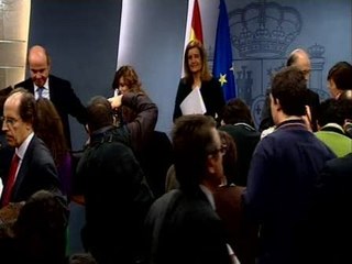 El Gobierno de Rajoy presenta sus primeros recortes