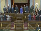 El Parlamento recibe al Rey con una gran ovación