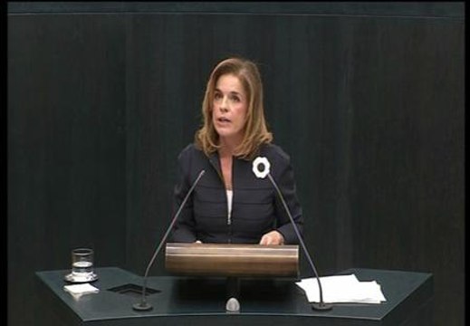 Ana Botella ensalza a su marido en su primer discurso como alcaldesa