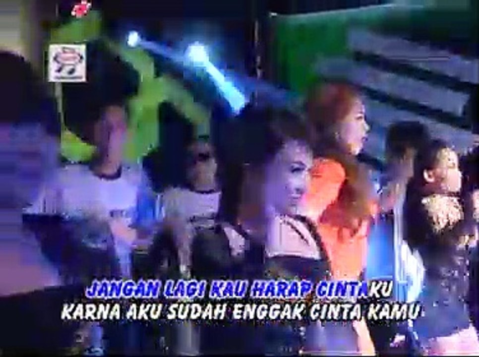 Indah DA2 - Sakitnya Tuh Disini [Official Music Video]