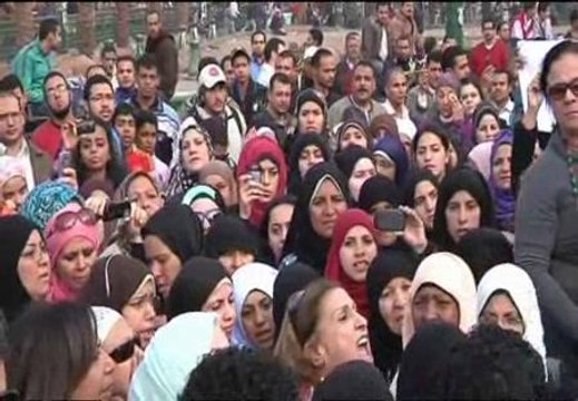 Cientos de mujeres se manifiestan en El Cairo contra la violencia