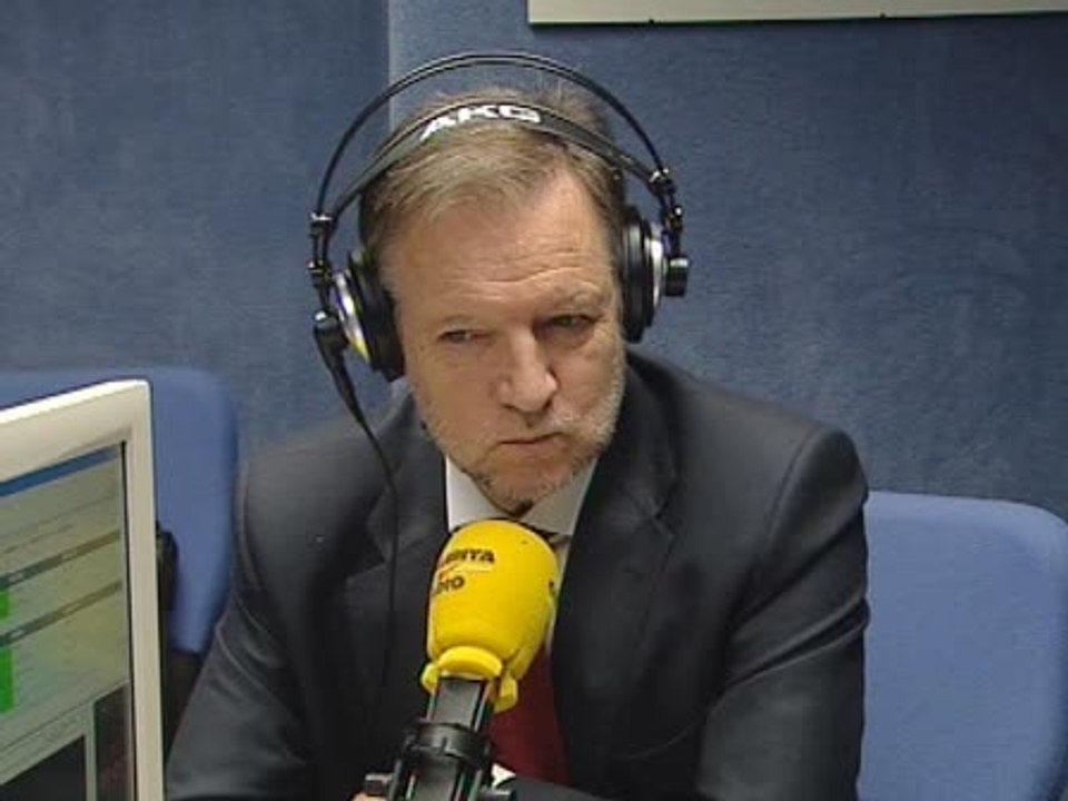 Marcelino Iglesias apunta el primer paso de Chacón