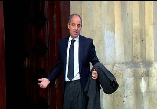 Camps: Estoy súper feliz, como todos los españoles, porque comienza una época maravillosa tras el invierno socialista