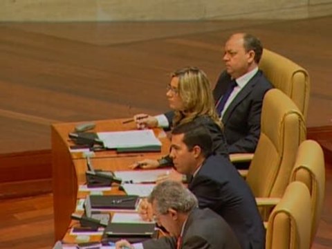 Monago acepta la propuesta de IU, que retira su enmienda