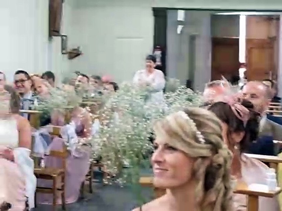 La plus belle façon de recevoir ses alliances de mariage(1)