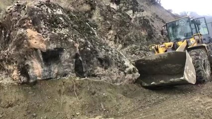Heyelan Dolayısıyla Kapanan Yol Açıldı