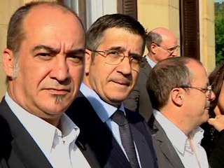 El lehendakari dispensa un frío saludo a Garitano