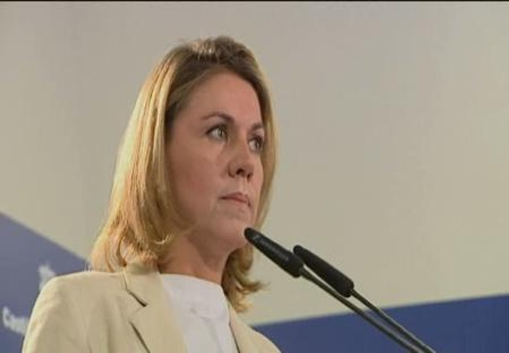 Cospedal saca la tijera