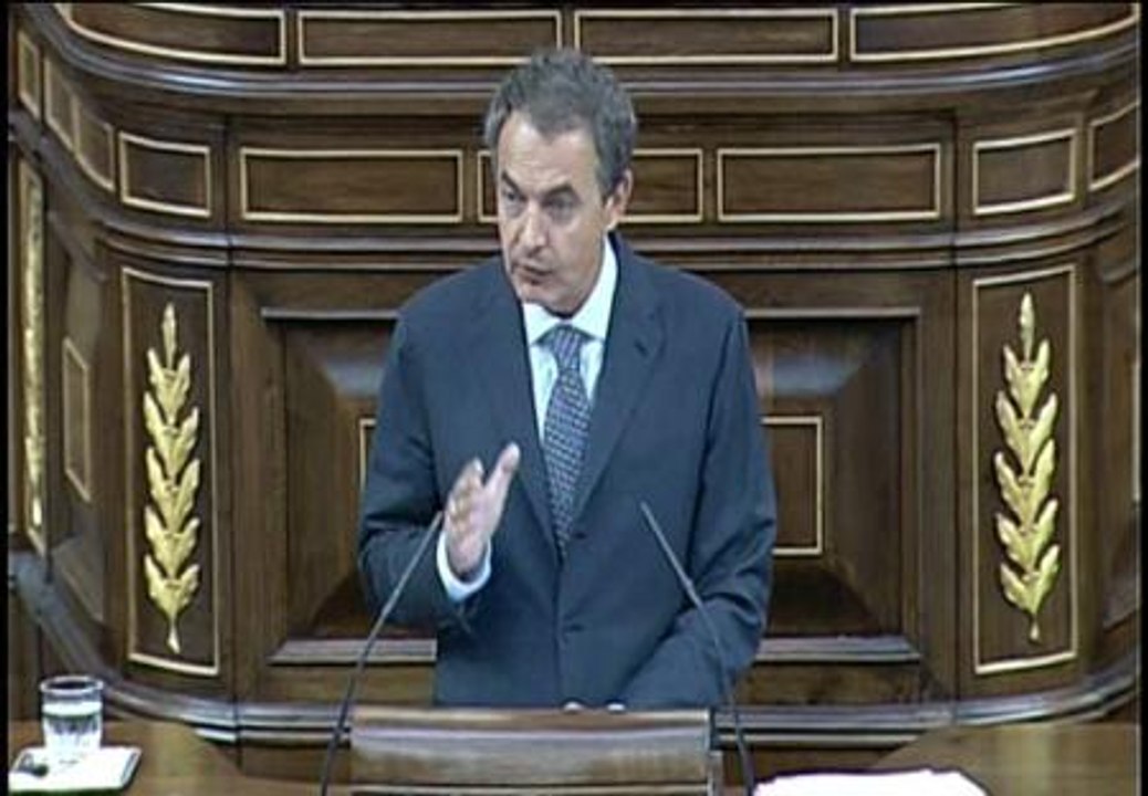 Zapatero propone limitar el déficit en la Constitución