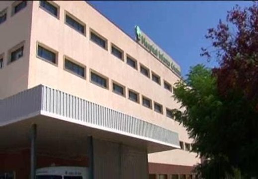 Un hombre la emprende a puñaladas con su pareja