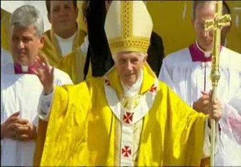 El Papa se despide de Cuatro Vientos