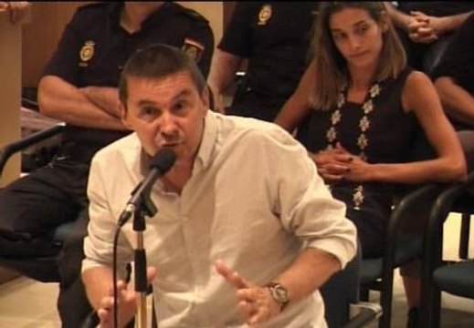 Otegi defiende su cambio de estrategia opuesto al de ETA