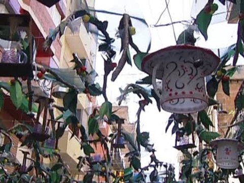 Los vecinos disfrutan de las fiestas de Gràcia