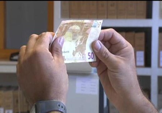 A la caza de billetes falsos