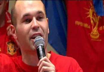 Iniesta nunca olvida sus orígenes