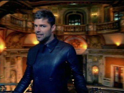 Ricky Martin estrena single y videoclip de Frío