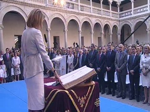 María Dolores de Cospedal jura su cargo