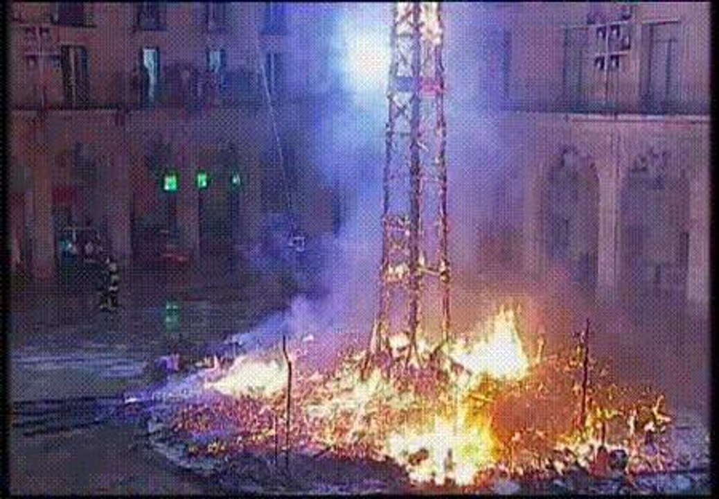 Alicante arde en la Noche del Fuego